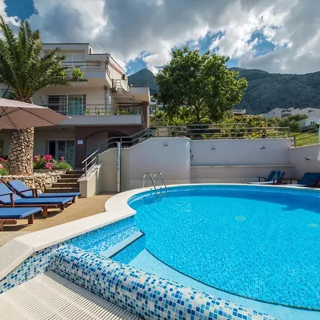 Vila Apartman Moca, *