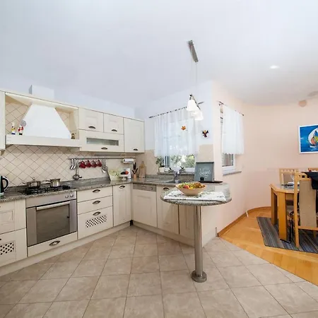 Apartman Moca, * Makarská