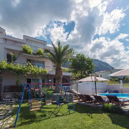 Vila Apartman Moca,