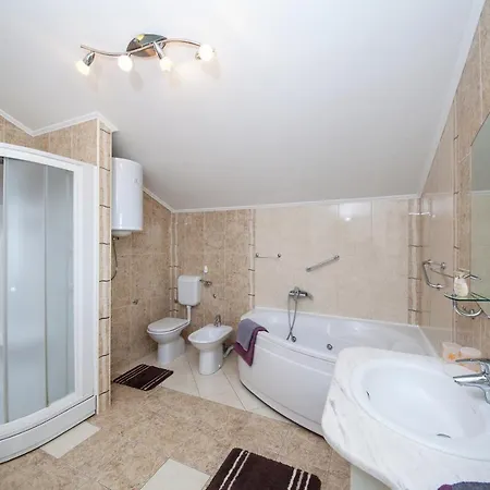 Apartman Moca, Vila *
