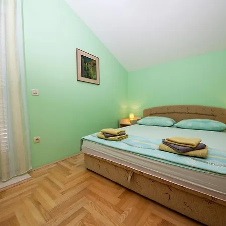 Apartman Moca, Vila Makarská